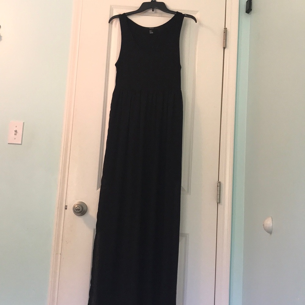 Long black dress with tank top sleeves